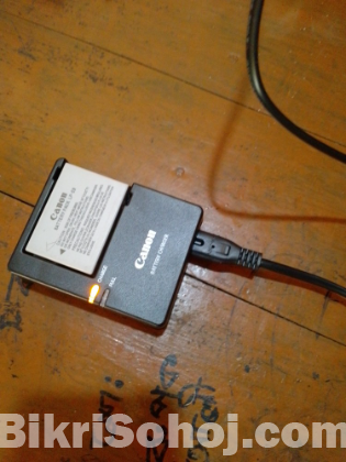 Cannon 700D